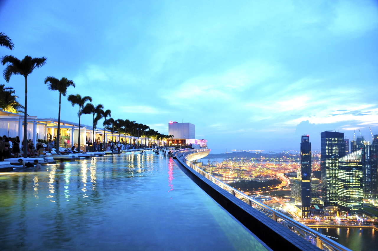 rooftop-pool-architecture-photography